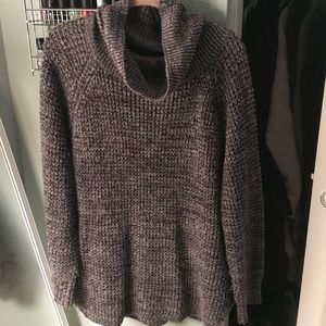 TURTLENECK SWEATER